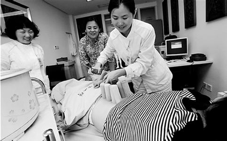 到社区医院接受中医特色护理亲，这时髦你赶不赶？