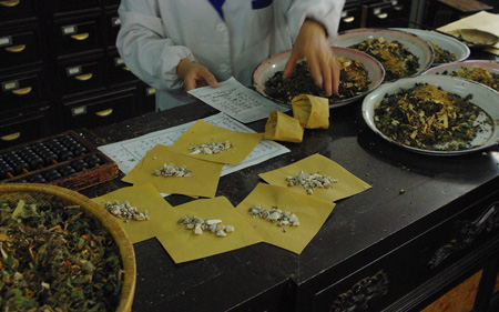 如何为中医药盖上“中国印”