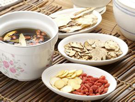发挥优势 推动中医药走向世界