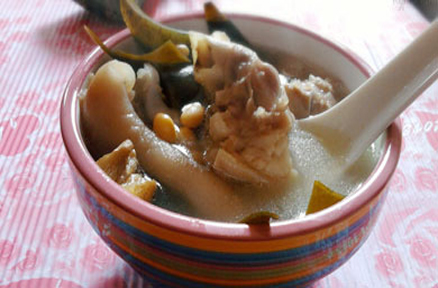 黄豆海带猪蹄汤