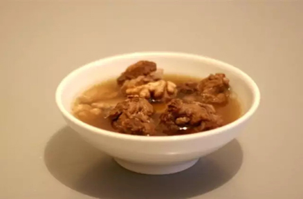 【食疗药膳】备战高考,喝核桃芡实猪骨汤健脑强身