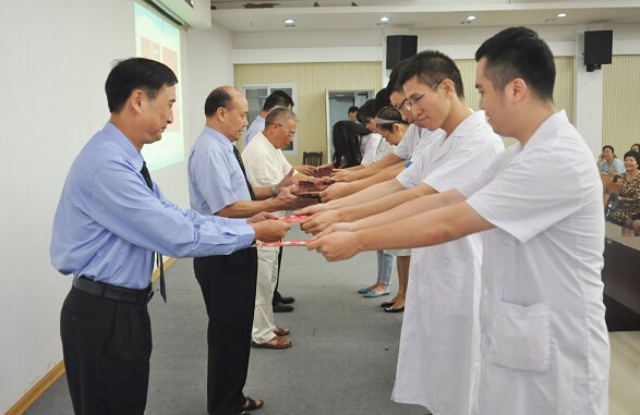 "广东省中医师承"项目启动，"江湖郎中"也可执证上岗