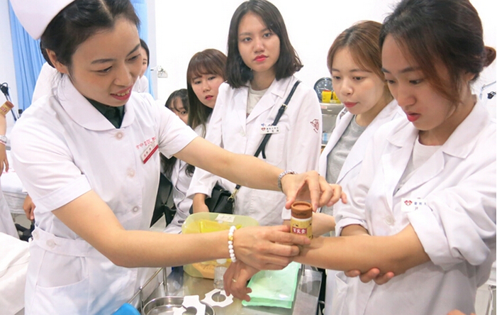 中韩传统中医护理学分交换合作项目在西安市中医医院举行