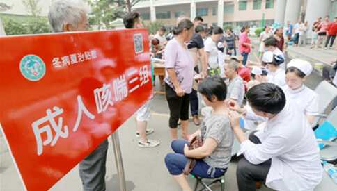 “三伏贴”按病分 服务患者更贴心