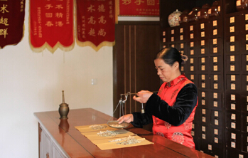 河南：实施中医药优先发展战略