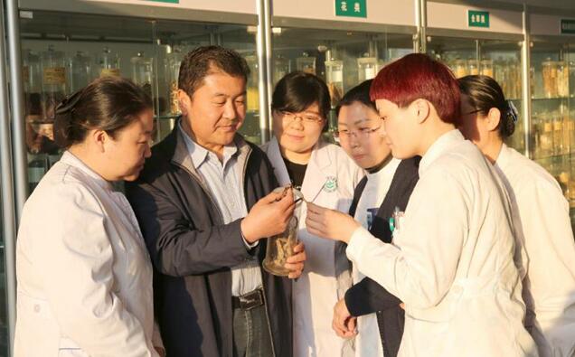 山东省新泰市中医院开设中药标本室