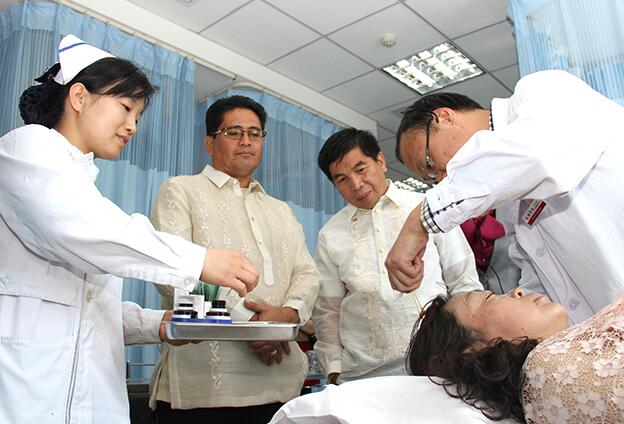 菲律宾代表团到陕西省西安市中医医院参观访问