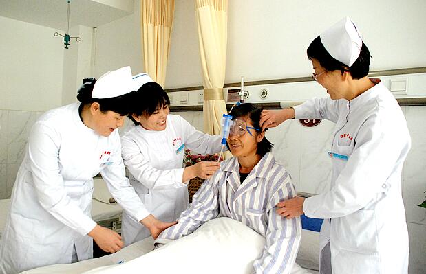 临沂市中医医院开展糖尿病眼病中药雾化治疗，深受患者青睐