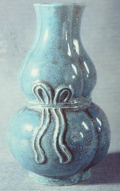 三口葫芦瓷瓶