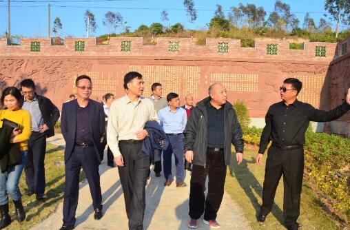 广东省林业厅党组成员、副厅长李克强到广东马骝山南药森林公园调研
