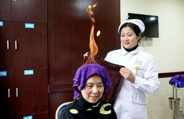 重庆市江津区中医院开展的火疗颇受患者青睐