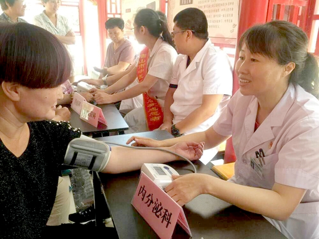 河北省唐山市中医医院开展走进社区系列义诊活动
