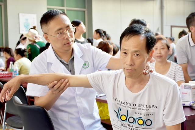 成都中医药大学开展“三下乡”暑期社会实践活动