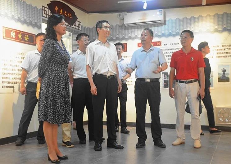 国家中医药管理局党组书记余艳红到岭南中医药文化博览园调研