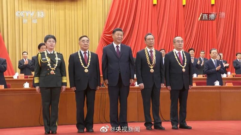 刚刚授勋！以国之名，致敬！