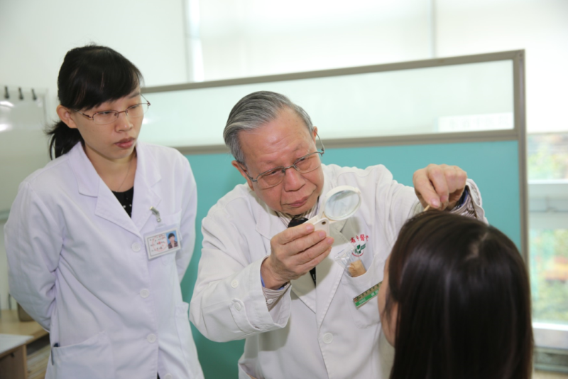 国医大师禤国维：不离开患者方可“守正”