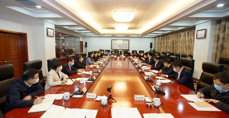 余艳红、于文明会见景俊海、韩俊一行