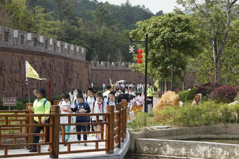 国医小镇&天涯研学|中医药文化+劳动实践研学活动