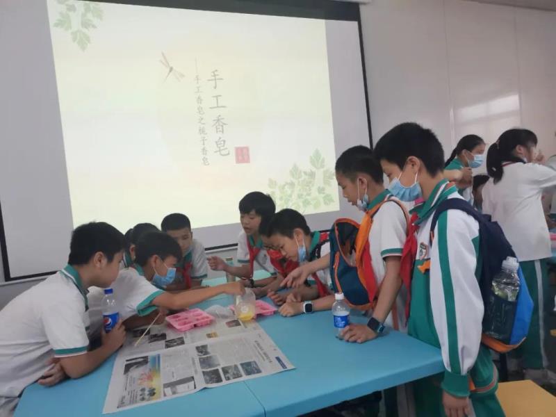 制作栀子香皂
