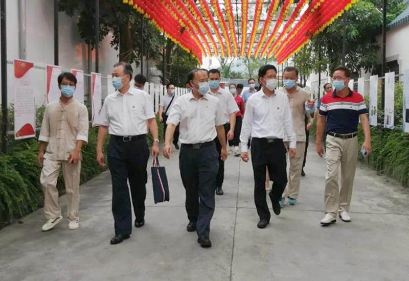 深圳市委宣传部副部长、市文明办主任陈庆澜一行来我园参观调研